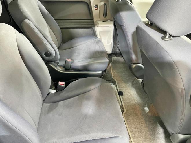 フリード1.5G 4WD 5年保証 ナビ Bカメ ETC 夏冬タイヤ 寒冷地仕様 禁煙 修復歴無