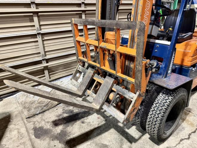 フォークリフトトヨタ 5FGL25 2.5トン ガソリン ヒンジ付き 毎年点検済