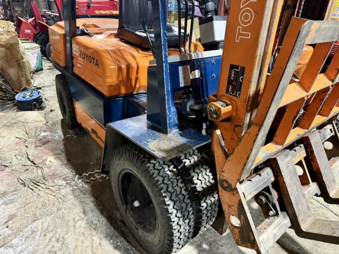 フォークリフトトヨタ 5FGL25 2.5トン ガソリン ヒンジ付き 毎年点検済