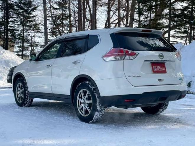 エクストレイル2.0 20S 2列車 4WD　ETC　パワステ　パワーウィンドウ　ABS　アイドリングストップ　エアコン　ナビ　キーレスエントリー　寒冷地仕様 2000