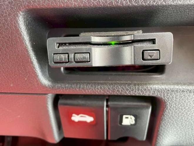 エクストレイル2.0 20S 2列車 4WD　ETC　パワステ　パワーウィンドウ　ABS　アイドリングストップ　エアコン　ナビ　キーレスエントリー　寒冷地仕様 2000