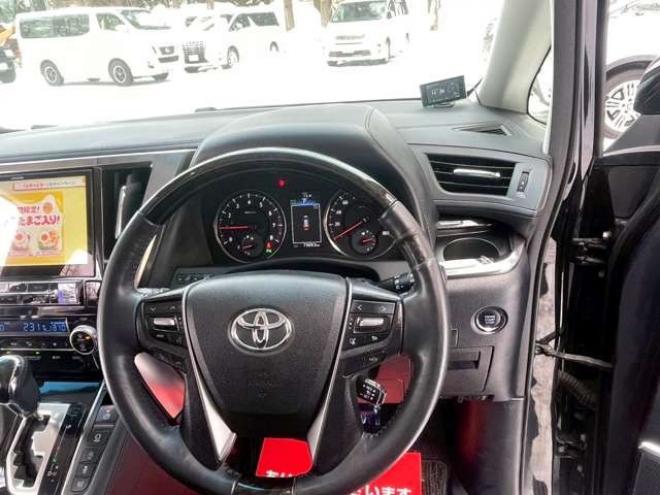 ヴェルファイア2.5 Z Gエディション 4WD　クルーズコントロール　アイドリングストップ　ABS　エアコン　パワステ　パワーウィンドウ　スマートキー　キーレス　オットマン　電動シート　3列シート　両側電動スライドドア　アルミホイール　MTモード 2500