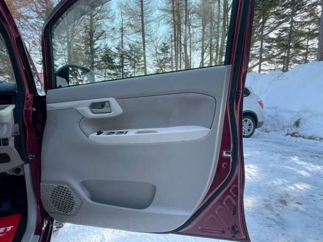 ムーヴL 4WD　アイドリングストップ　シートヒーター　ABS　横滑り防止装置　キーレス　エアコン　パワーウィンドウ　パワステ　寒冷地仕様 660