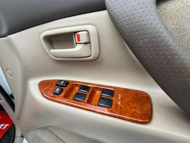 ランドクルーザー100 4.2 VXリミテッド Gセレクション ディーゼルターボ 4WD　ETC　パワステ　電動シート　クルーズコントロール　ABS　シートヒーター　パワーウィンドウ　キーレス　サンルーフ　アルミホイール 4200