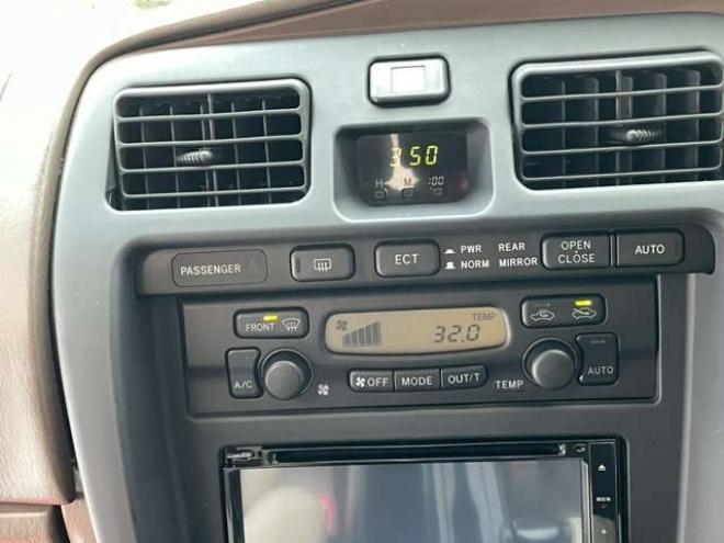 ハイラックスサーフ2.7 SSR-G 4WD　パワステ　パワーウィンドウ　キーレス　エアコン　ABS　ルーフレール　アルミホイール　寒冷地仕様　CD 2700