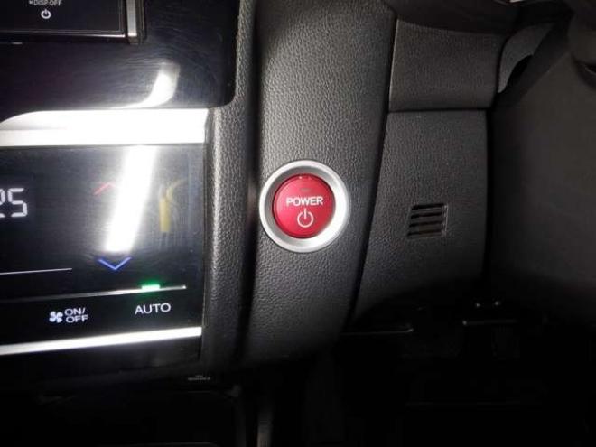 フィット1.5 ハイブリッド Fパッケージ 4WD　ナビ・TV・Bluetooth・LEDヘッドライト・ワイパーデアイサー・純正エンスタ・フォグランプ・スマートキー・プッシュスタート・寒冷地仕様 1500