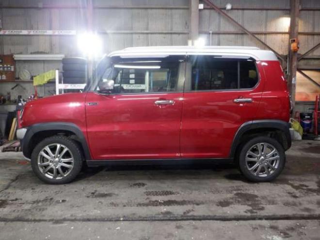 ハスラーJスタイルIII 4WD　ナビ・TV・B/T・後期型・前席シートヒーター・スマートキー・プッシュスタート・HID・ETC・LEDフォグランプ・アイドリングストップ・オートライト・衝突軽減・ルーフレール・DVD再生・ミラーヒーター 660