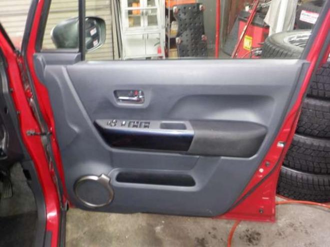 ハスラーJスタイルIII 4WD　ナビ・TV・B/T・後期型・前席シートヒーター・スマートキー・プッシュスタート・HID・ETC・LEDフォグランプ・アイドリングストップ・オートライト・衝突軽減・ルーフレール・DVD再生・ミラーヒーター 660