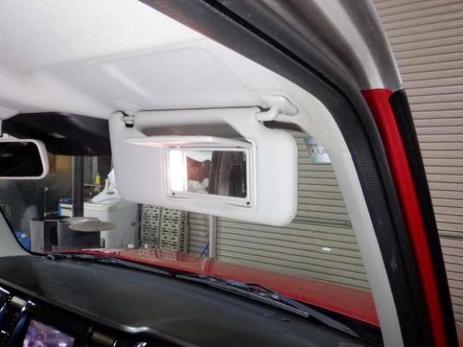 ハスラーJスタイルIII 4WD　ナビ・TV・B/T・後期型・前席シートヒーター・スマートキー・プッシュスタート・HID・ETC・LEDフォグランプ・アイドリングストップ・オートライト・衝突軽減・ルーフレール・DVD再生・ミラーヒーター 660