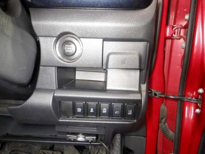 ハスラーJスタイルIII 4WD　ナビ・TV・B/T・後期型・前席シートヒーター・スマートキー・プッシュスタート・HID・ETC・LEDフォグランプ・アイドリングストップ・オートライト・衝突軽減・ルーフレール・DVD再生・ミラーヒーター 660