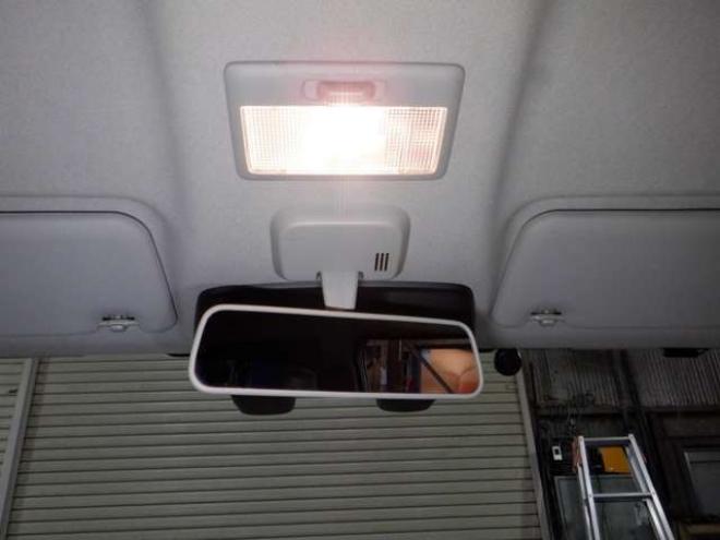 ハスラーJスタイルIII 4WD　ナビ・TV・B/T・後期型・前席シートヒーター・スマートキー・プッシュスタート・HID・ETC・LEDフォグランプ・アイドリングストップ・オートライト・衝突軽減・ルーフレール・DVD再生・ミラーヒーター 660