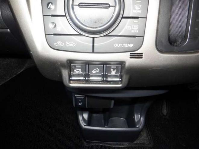 ハスラーJスタイルIII 4WD　ナビ・TV・B/T・後期型・前席シートヒーター・スマートキー・プッシュスタート・HID・ETC・LEDフォグランプ・アイドリングストップ・オートライト・衝突軽減・ルーフレール・DVD再生・ミラーヒーター 660