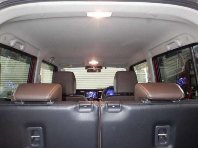 ハスラーJスタイルIII 4WD　ナビ・TV・B/T・後期型・前席シートヒーター・スマートキー・プッシュスタート・HID・ETC・LEDフォグランプ・アイドリングストップ・オートライト・衝突軽減・ルーフレール・DVD再生・ミラーヒーター 660