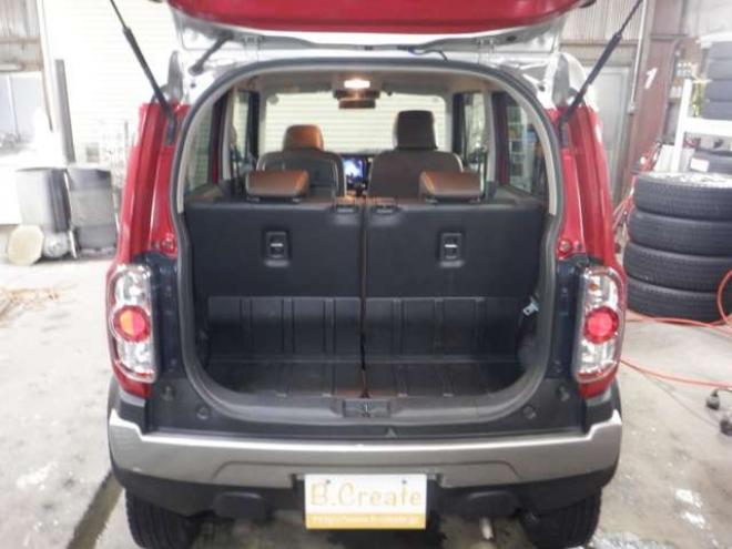 ハスラーJスタイルIII 4WD　ナビ・TV・B/T・後期型・前席シートヒーター・スマートキー・プッシュスタート・HID・ETC・LEDフォグランプ・アイドリングストップ・オートライト・衝突軽減・ルーフレール・DVD再生・ミラーヒーター 660