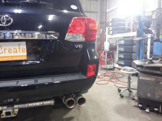 ランドクルーザー200 4.6 ZX 4WD　本州仕入・ナビ・TV・B/T・サンルーフ・革　Bカメラ・ガナドールマフラー・ヒッチメンバー・シートヒーター・エアコン・電動シート・電動リアゲート 4600