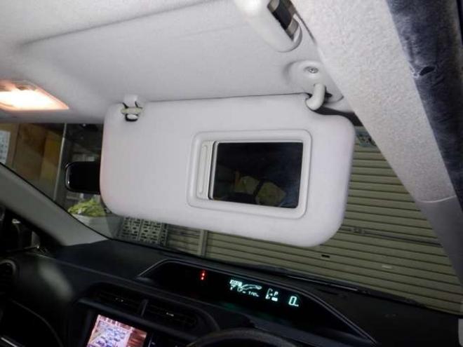 アクア1.5 G ブラックソフトレザーセレクション　本州仕入・ナビ・TV・B/T・レザーシート・本州仕入・純正エアロ・シートヒーター・ステアリングスイッチ・バックカメラ・スマートキー・プッシュスタート 2WD 1500