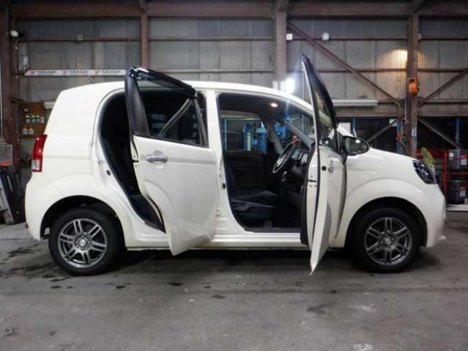 ポルテ1.5 F 4WD　ナビ・TV・B/T・Bカメラ・パワスラ・ETC・ワイパーデアイサー・ライトレベライザー・社外エンスタ・フォグランプ・社外15インチAW 1500