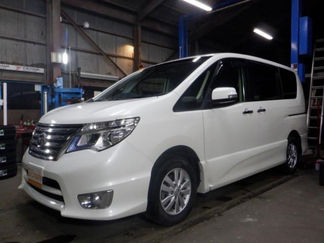 セレナ2.0 ハイウェイスター 4WD　本州仕入・ナビ・TV・Bカメラ・パワスラ・車検新規2年・リア修復済・後期型・エマブレ・リアモニター・ETC・クルコン・アイドリングストップ 2000