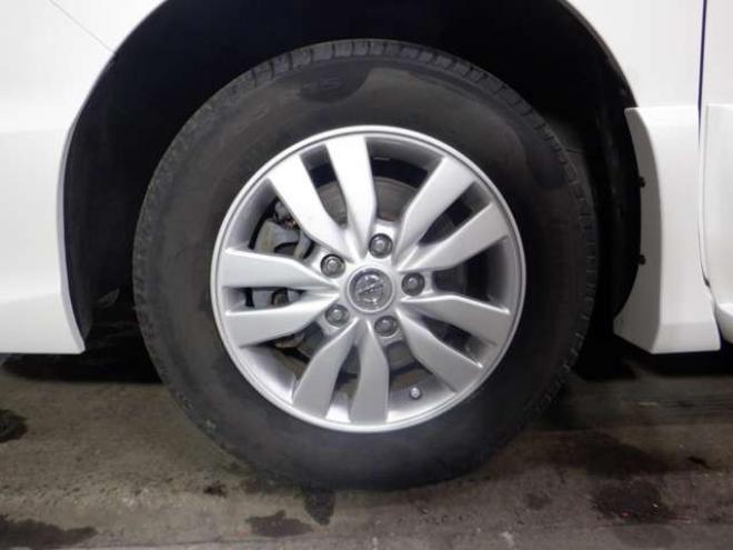 セレナ2.0 ハイウェイスター 4WD　本州仕入・ナビ・TV・Bカメラ・パワスラ・車検新規2年・リア修復済・後期型・エマブレ・リアモニター・ETC・クルコン・アイドリングストップ 2000