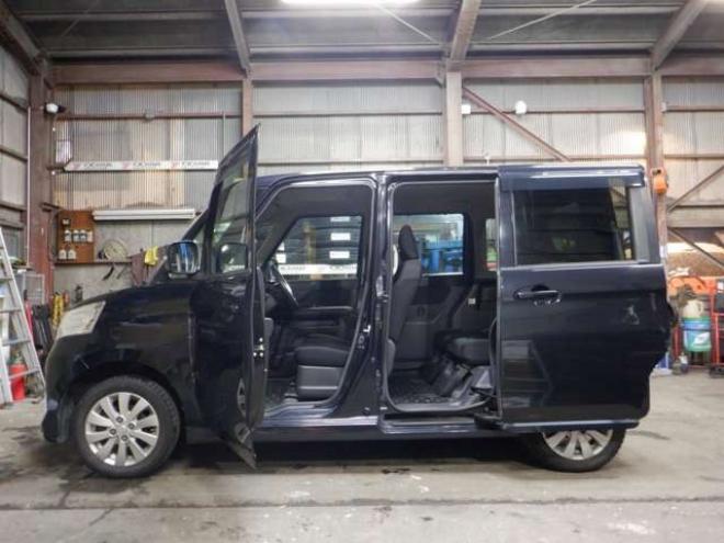 スペーシアカスタム XS 4WD　SDナビ・DTV・USB接続・4WD・パワースライドドア・シートヒーター・HID・フォグランプ・スマートキー・プッシュスタート 660