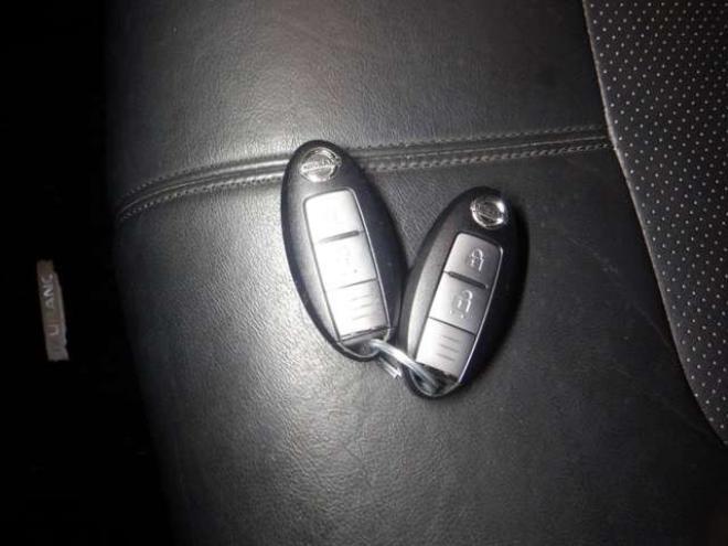 ムラーノ2.5 250XV FOUR 4WD　本州仕入・後期型・メーカーナビ・TV・Bカメラ・サイドカメラ・B/T・革シート・インテリキー・プッシュスタート・ETC・前席パワーシート・クルコン・HID・シートヒーター・フォグランプ・BOSEサウンド 2500