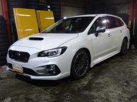 レヴォーグ　2.0 STI スポーツ アイサイト 4WD　本州仕入・ナビ・TV・Bカメラ・サイドカメラ・B/T・LEDヘッドライト・メモリー付き電動シート・革シート・パドルシフト・クルコン・ETC・ブラインドスポット・衝突軽減・シートヒーター 2000