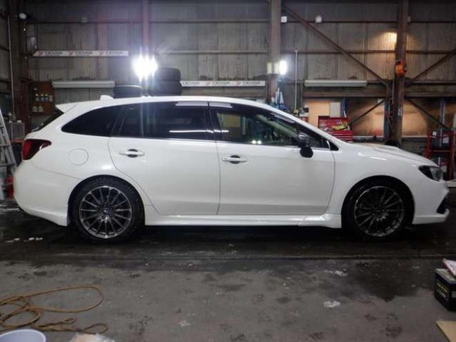 レヴォーグ2.0 STI スポーツ アイサイト 4WD　本州仕入・ナビ・TV・Bカメラ・サイドカメラ・B/T・LEDヘッドライト・メモリー付き電動シート・革シート・パドルシフト・クルコン・ETC・ブラインドスポット・衝突軽減・シートヒーター 2000