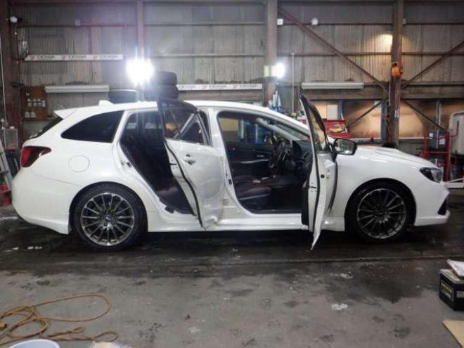 レヴォーグ2.0 STI スポーツ アイサイト 4WD　本州仕入・ナビ・TV・Bカメラ・サイドカメラ・B/T・LEDヘッドライト・メモリー付き電動シート・革シート・パドルシフト・クルコン・ETC・ブラインドスポット・衝突軽減・シートヒーター 2000