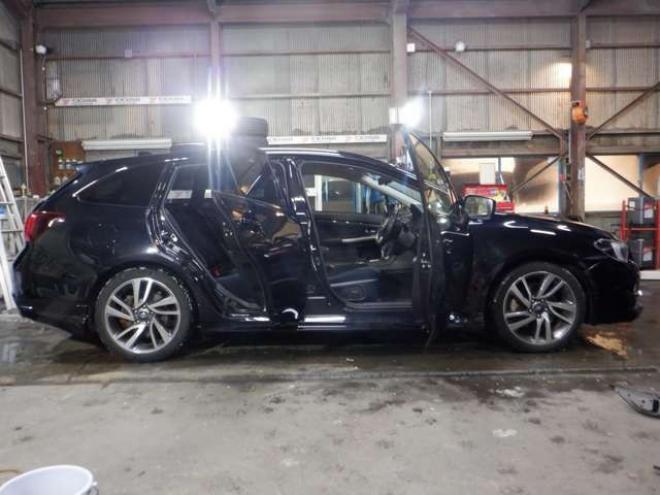 レヴォーグ1.6 GT-S アイサイト 4WD　本州仕入・ナビ・TV・Bカメラ・B/T・衝突軽減・前席パワーシート・LEDヘッドライト・LEDアクセサリーライナー・スマートキー・プッシュスタート・ETC・フォグランプ・クルコン 1600