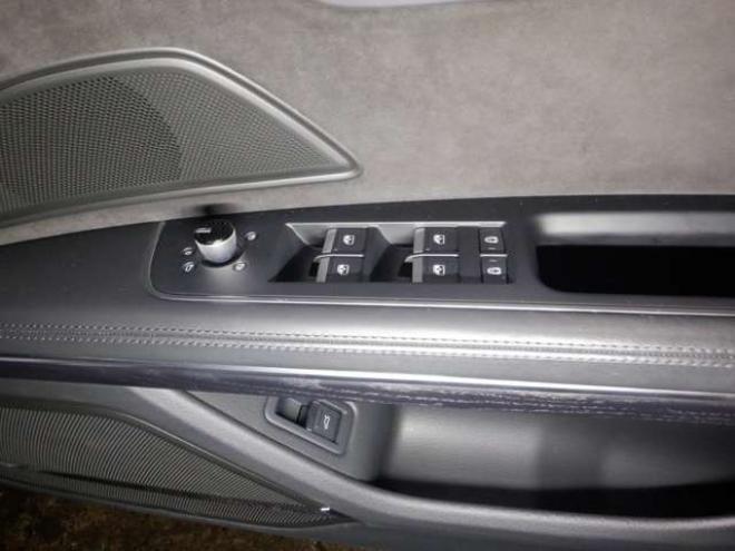 アウディA8 55 TFSI クワトロ 4WD　本州仕入・ナビ・TV・B/T・サンルーフ・黒革・360°カメラ・LEDヘッドライト・後席リモート・BANG&OLUSENサウンド・電動トランク・全席電動シート・全席パワークロージングドア・ヘッドアップディスプレイ 3000