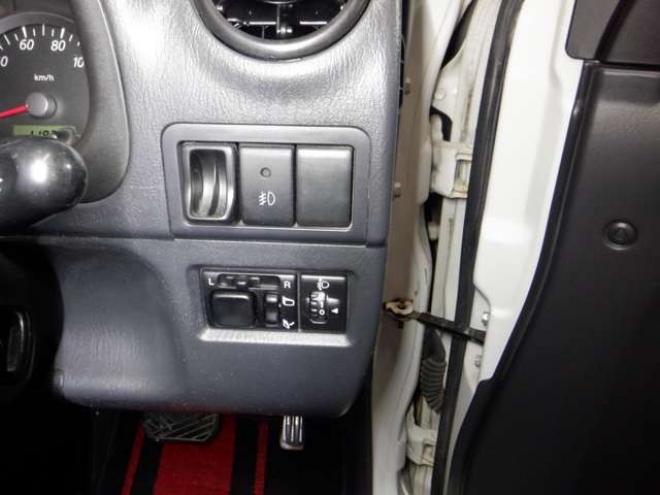 ジムニーワイルドウインド 4WD　本州仕入・ナビ・TV・Bカメラ・専用レザーシート・ETC・キーレス・シートヒーター・フォグランプ・ターボ・純正AW・電動格納ミラー・ミラーヒーター・ルーフレール 660