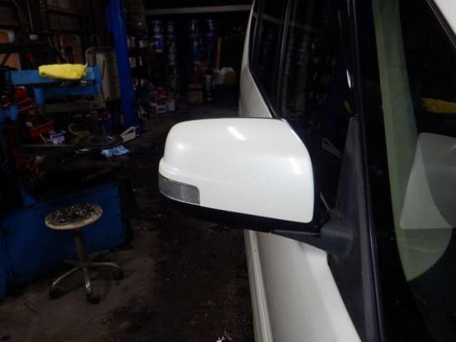 セレナ2.0 ハイウェイスター 4WD　ナビ・TV・Bカメラ・B/T・両側電動・インテリキー・プッシュスタート・アイドリングストップ・クルコン・HID・ETC・フォグランプ・純正AW・寒冷地仕様・純正エンスタ・リア席サンシェード 2000