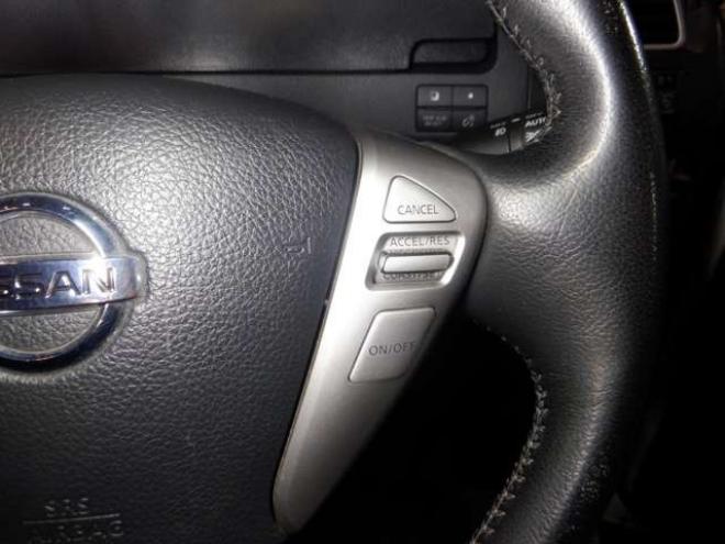 セレナ2.0 ハイウェイスター 4WD　ナビ・TV・Bカメラ・B/T・両側電動・インテリキー・プッシュスタート・アイドリングストップ・クルコン・HID・ETC・フォグランプ・純正AW・寒冷地仕様・純正エンスタ・リア席サンシェード 2000