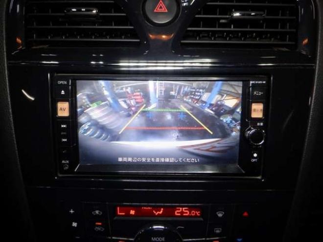 セレナ2.0 ハイウェイスター 4WD　ナビ・TV・Bカメラ・B/T・両側電動・インテリキー・プッシュスタート・アイドリングストップ・クルコン・HID・ETC・フォグランプ・純正AW・寒冷地仕様・純正エンスタ・リア席サンシェード 2000