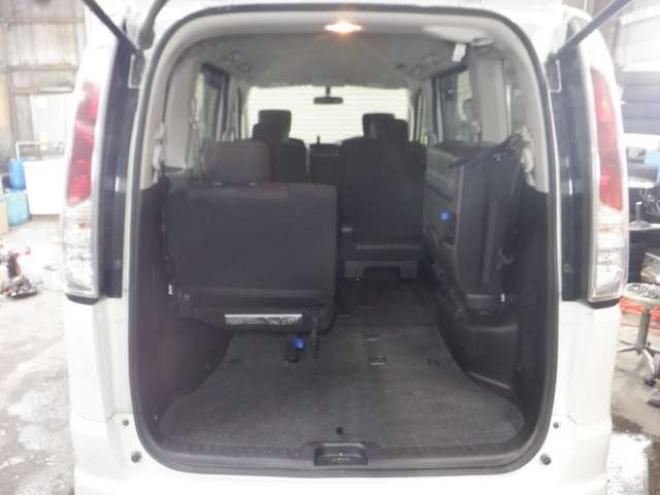 セレナ2.0 ハイウェイスター 4WD　ナビ・TV・Bカメラ・B/T・両側電動・インテリキー・プッシュスタート・アイドリングストップ・クルコン・HID・ETC・フォグランプ・純正AW・寒冷地仕様・純正エンスタ・リア席サンシェード 2000