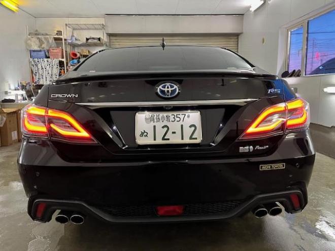 クラウンハイブリッドＲＳアドバンス　本州仕入　ワンオーナー　寒冷地仕様　禁煙車　電動サンルーフ　ヘッドアップディスプレイ　シーケンシャルウィンカー　純正ブラックレザーシート　純正１８インチスパッタリングＡＷ　社外１７ＡＷ＋スタッドレス付 4WD 2500 4Dr