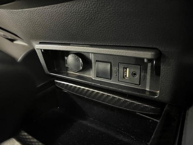 クラウンハイブリッドＲＳアドバンス　本州仕入　ワンオーナー　寒冷地仕様　禁煙車　電動サンルーフ　ヘッドアップディスプレイ　シーケンシャルウィンカー　純正ブラックレザーシート　純正１８インチスパッタリングＡＷ　社外１７ＡＷ＋スタッドレス付 4WD 2500 4Dr