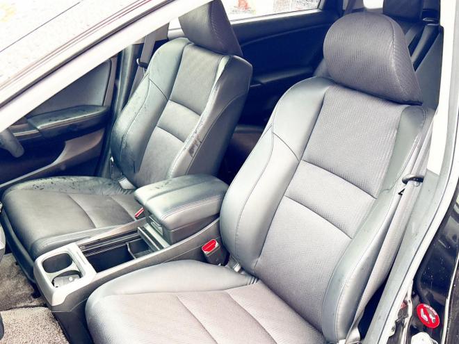 オデッセイ2.4アブソルート 4WD　ローンが不安な方＜優遇ローン＞本州仕入 1年保証　純正ナビ　バックカメラ 