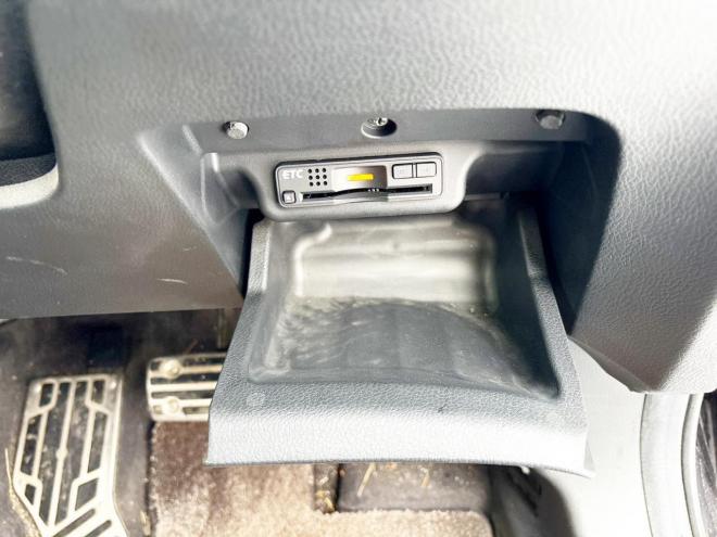 オデッセイ2.4アブソルート 4WD　ローンが不安な方＜優遇ローン＞本州仕入 1年保証　純正ナビ　バックカメラ 