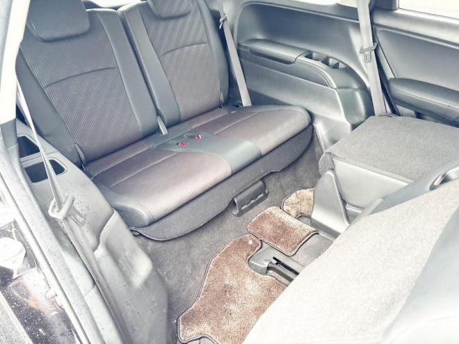 オデッセイ2.4アブソルート 4WD　ローンが不安な方＜優遇ローン＞本州仕入 1年保証　純正ナビ　バックカメラ 