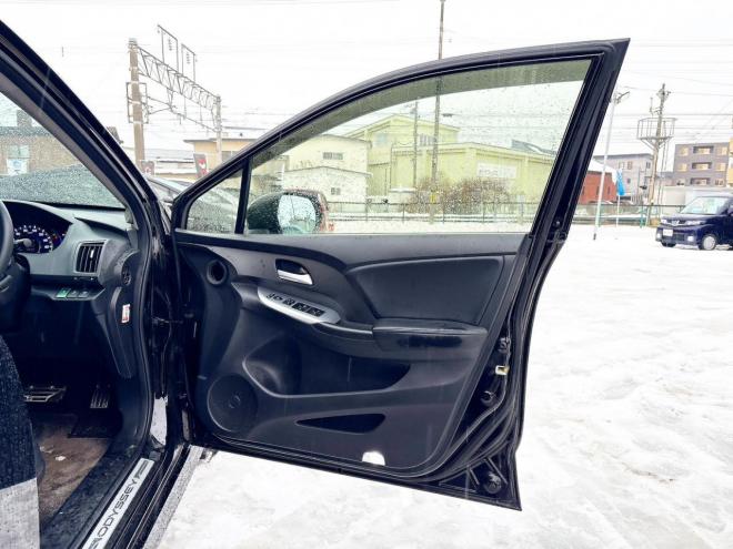 オデッセイ2.4アブソルート 4WD　ローンが不安な方＜優遇ローン＞本州仕入 1年保証　純正ナビ　バックカメラ 