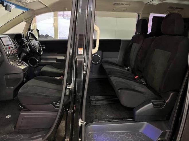 デリカＤ：５　Ｇパワーパッケージ　本州仕入　寒冷地仕様　禁煙車　両側パワースライドドア　社外１６インチブラポリＡＷ＋新品ＴＯＹＯホワイトレター　新品ＪＡＯＳブラックマッドガード　ストラーダナビ　地デジ　ＤＶＤ再生　Ｂｌｕｅｔｏｏｔｈ 4WD 2400 5Dr