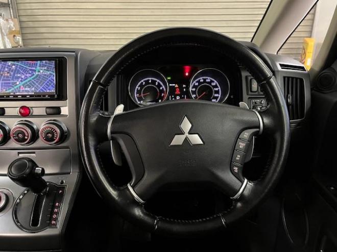 デリカＤ：５　Ｇパワーパッケージ　本州仕入　寒冷地仕様　禁煙車　両側パワースライドドア　社外１６インチブラポリＡＷ＋新品ＴＯＹＯホワイトレター　新品ＪＡＯＳブラックマッドガード　ストラーダナビ　地デジ　ＤＶＤ再生　Ｂｌｕｅｔｏｏｔｈ 4WD 2400 5Dr