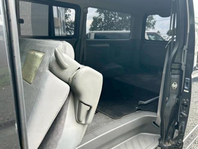 ハイエースバン　４ＷＤ　ＥＴＣ　両側スライドドア　アルミホイール　エアコン　パワーウィンドウ　運転席エアバッグ　助手席エアバッグ　ＣＤ　ＵＳＢ　Ｂｌｕｅｔｏｏｔｈ 4WD 2500(D) 5Dr
