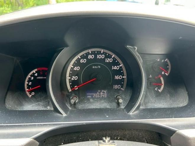 ハイエースバン　４ＷＤ　ＥＴＣ　両側スライドドア　アルミホイール　エアコン　パワーウィンドウ　運転席エアバッグ　助手席エアバッグ　ＣＤ　ＵＳＢ　Ｂｌｕｅｔｏｏｔｈ 4WD 2500(D) 5Dr