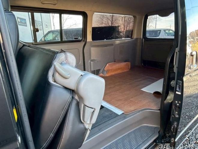 ハイエースバン　４ＷＤ　バックカメラ　ナビ　ＴＶ　衝突被害軽減システム　両側スライドドア　オートライト　電動格納ミラー　ＡＴ　ＣＤ　ＵＳＢ　エアコン　パワーウィンドウ　運転席エアバッグ 4WD 2500(D) 5Dr