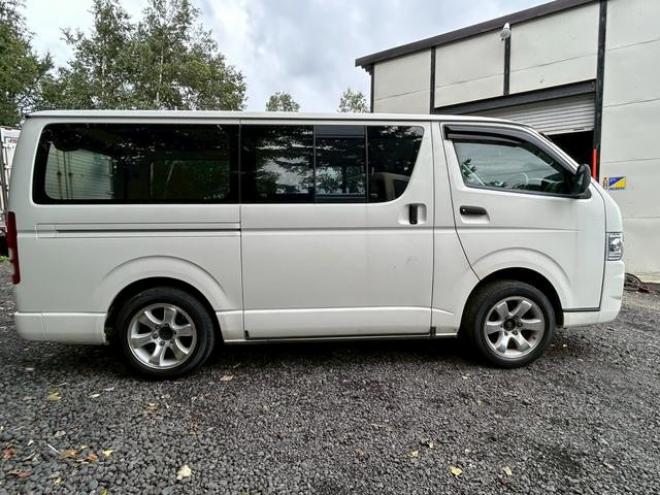 ハイエースバン　４ＷＤ　ＥＴＣ　ナビ　両側スライドドア　ＡＴ　ミュージックプレイヤー接続可　エアコン　運転席エアバッグ 4WD 3000(D) 5Dr