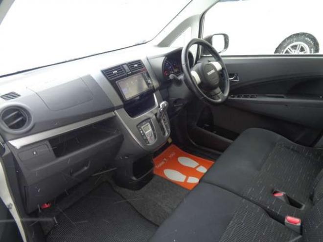 ムーヴカスタム RS SA 4WD　プッシュスタート　スマートキー　純正エンスタ　本革巻きステアリング　電動格納ミラー　フロントフォグ　ETC　横滑り防止　衝突被害軽減　アイドリングストップ　純正ナビ　フルセグTV　HDMI入出力対応　Bluetooth 660