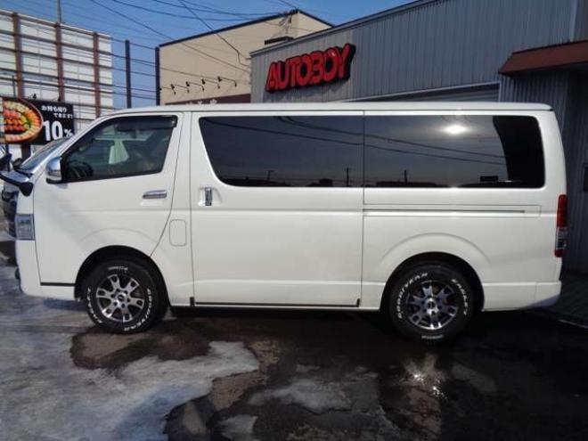 レジアスエース2.8 スーパーGL ダークプライムII ロングボディ ディーゼルターボ 4WD　ワンオーナー　TRDフロントスポイラー　TRD　TF7Aアルミホイール　両側パワースライドドア　リアヒーター　純正ナビ　フルセグ　Bluetooth　レーダーブレーキ　荷室ダウンライト　車線逸脱警報 2800