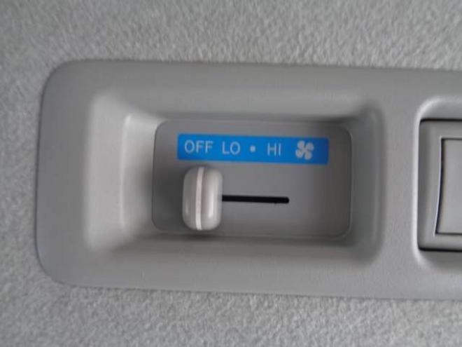 ハイエースバン2.8 DX ロング ディーゼルターボ 4WD　丸目クラシックヘッドライトキット　寒冷地仕様　415COBRA　SAFARIフロントリップスポイラー　16インチアルミ&トーヨーH30　リアヒーター　リアエアコン 2800